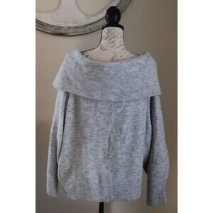 H&M women’s Gray Sweater Size XL